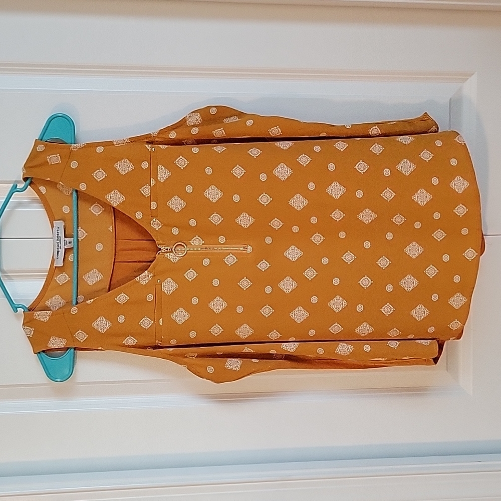 Tank top with zipper